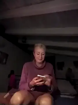 Snapshot of divinaerotica chatting on 6, 11, 2025 divinaerotica online show from 6, 11, 2025