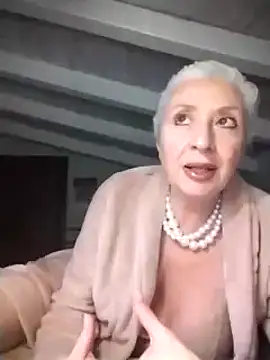 Snapshot of divinaerotica chatting on 21, 3, 2025 divinaerotica online show from 21, 3, 2025