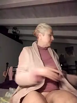 divinaerotica online show from 25, 3, 2026