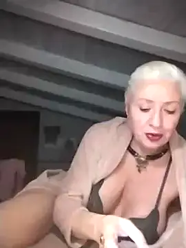 Snapshot of divinaerotica chatting on 13, 3, 2025 divinaerotica online show from 13, 3, 2025