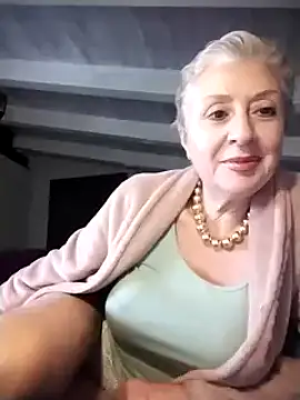 Snapshot of divinaerotica chatting on 30, 11, 2025 divinaerotica online show from 30, 11, 2025