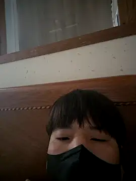 Tyyyggjju online show from 4, 12, 2025