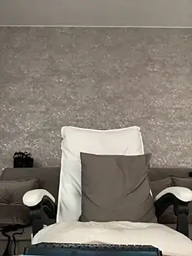 LillySquirtShot online show from 31, 3, 2026