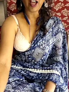 Cute Jiyaa online show from 5, 4, 2026