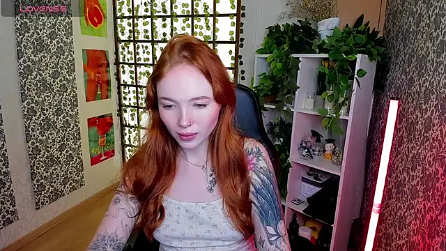 Snapshot of Maya_Light chatting on 24, 9, 2025 Maya Light online show from 24, 9, 2025