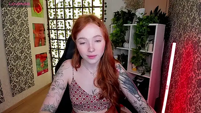 Snapshot of Maya_Light chatting on 10, 9, 2025 Maya Light online show from 10, 9, 2025