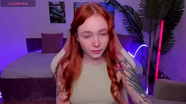 Snapshot of Maya_Light chatting on 22, 9, 2025 Maya Light online show from 22, 9, 2025