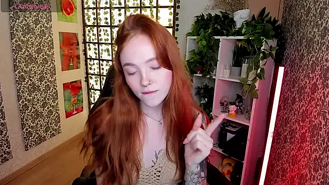 Snapshot of Maya_Light chatting on 19, 9, 2025 Maya Light online show from 19, 9, 2025