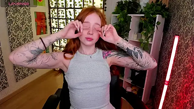 Snapshot of Maya_Light chatting on 26, 9, 2025 Maya Light online show from 26, 9, 2025