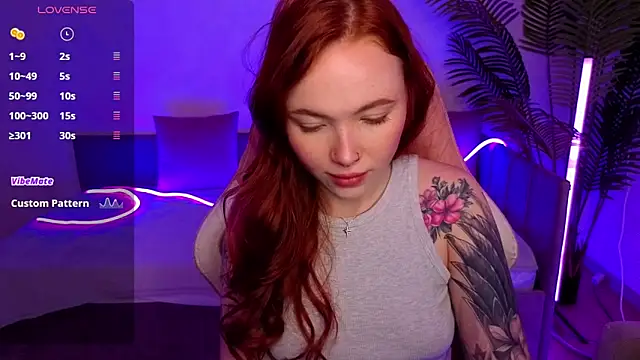 Snapshot of Maya_Light chatting on 19, 11, 2025 Maya Light online show from 19, 11, 2025