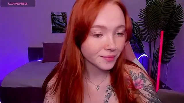 Snapshot of Maya_Light chatting on 21, 9, 2025 Maya Light online show from 21, 9, 2025