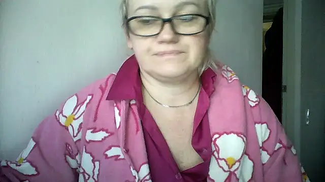 Snapshot of Mayya4321 chatting on 22, 11, 2025 Mayya4321 online show from 22, 11, 2025