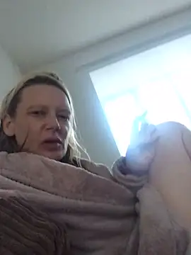 Snapshot of blondey206 chatting on 11, 3, 2025 blondey206 online show from 11, 3, 2025