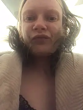 Snapshot of blondey206 chatting on 14, 3, 2025 blondey206 online show from 14, 3, 2025