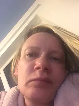 Snapshot of blondey206 chatting on 19, 3, 2025 blondey206 online show from 19, 3, 2025