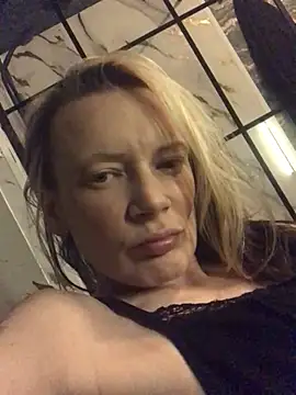 Snapshot of blondey206 chatting on 12, 3, 2025 blondey206 online show from 12, 3, 2025