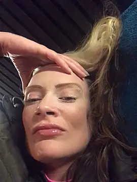 Snapshot of blondey206 chatting on 16, 3, 2025 blondey206 online show from 16, 3, 2025