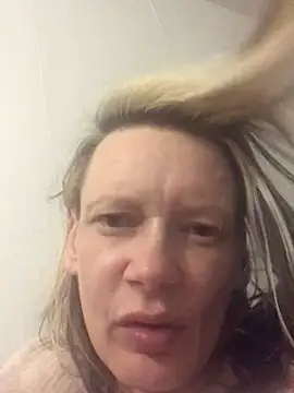 Snapshot of blondey206 chatting on 9, 2, 2025 blondey206 online show from 9, 2, 2025