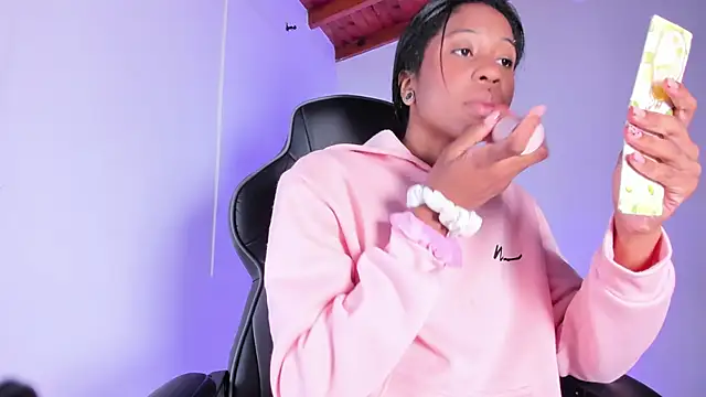 Zaira Rose  online show from 8, 11, 2025