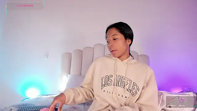 Zaira Rose  online show from 6, 11, 2025