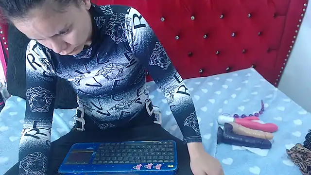 Ariasmithog online show from 30, 11, 2025