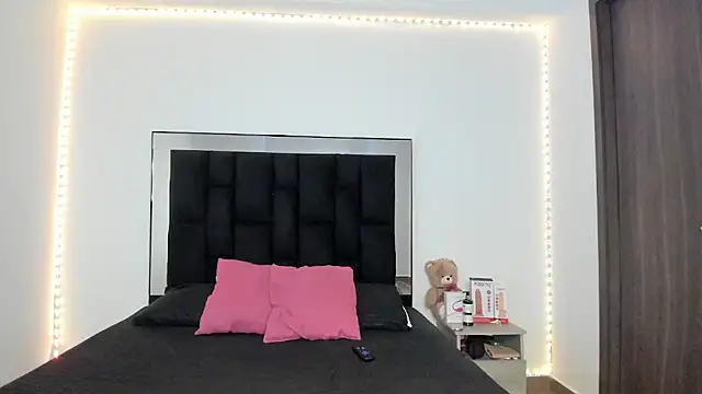 victoriacolin online show from 24, 2, 2025