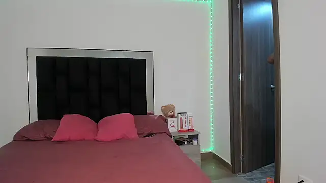 victoriacolin online show from 5, 3, 2025