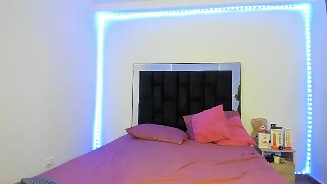 victoriacolin online show from 12, 3, 2025