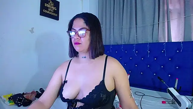 hornny cougar online show from 7, 4, 2026