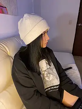 eileensophi online show from 1, 3, 2025