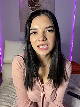 eileensophi online show from 9, 3, 2025