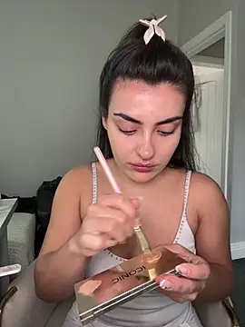 cute carly  online show from 15, 5, 2026