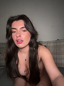 cute carly  online show from 28, 2, 2025