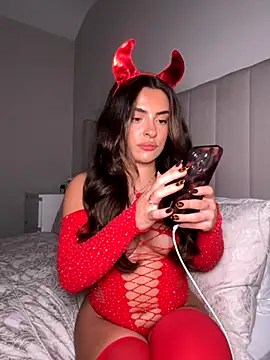 cute carly  online show from 13, 10, 2025