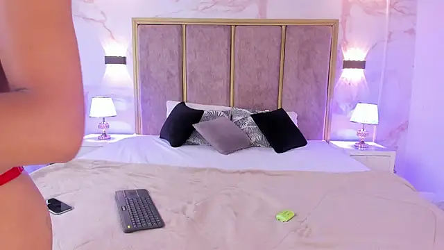 Snapshot of AliDiaz_ chatting on 30, 9, 2025 AliDiaz online show from 30, 9, 2025