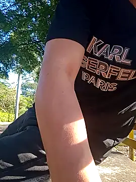 arevalo1124 online show from 13, 9, 2025