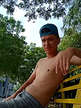 arevalo1124 online show from 6, 2, 2025