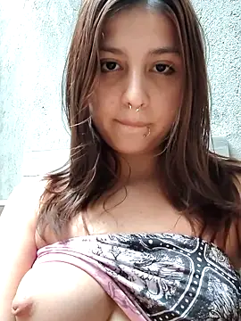Snapshot of Maiden-Hot chatting on 7, 6, 2026 Maiden-Hot online show from 7, 6, 2026