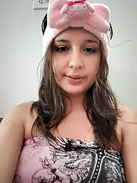 Snapshot of Maiden-Hot chatting on 24, 6, 2026 Maiden-Hot online show from 24, 6, 2026