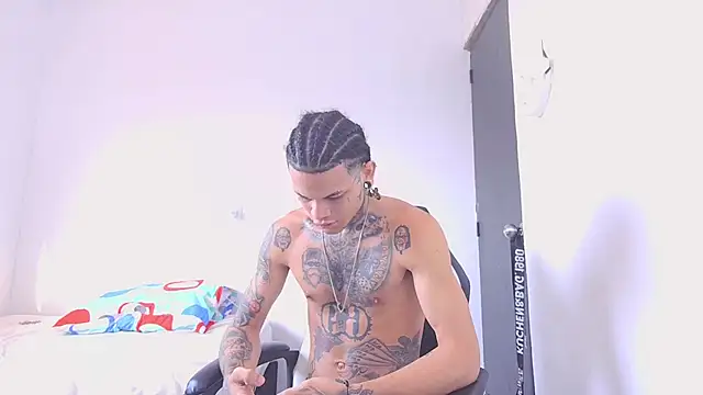 hot man05 online show from 5, 2, 2026