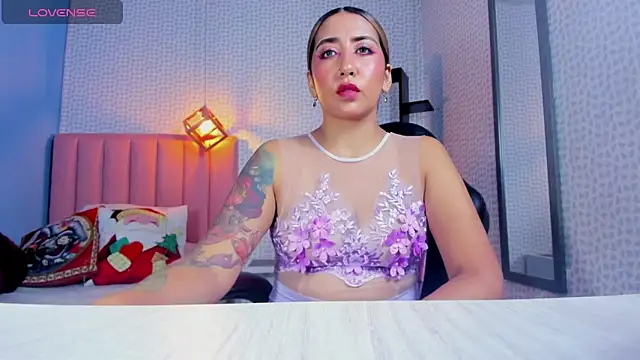 CALANTHELOVE1 online show from 2, 12, 2025