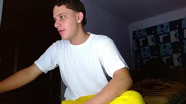 Snapshot of Thomas_May4rs chatting on 10, 11, 2025 Thomas May4rs online show from 10, 11, 2025