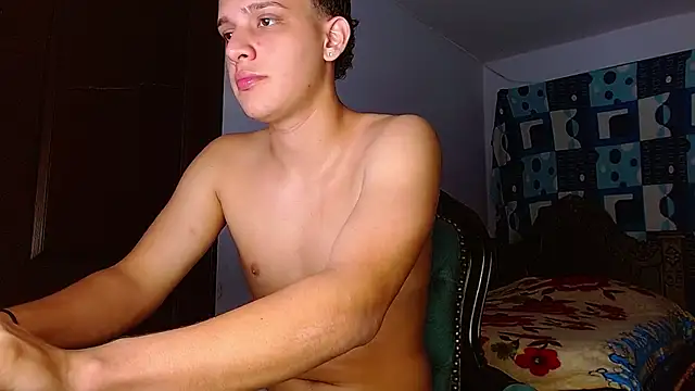 Snapshot of Thomas_May4rs chatting on 8, 11, 2025 Thomas May4rs online show from 8, 11, 2025