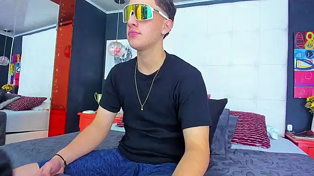 Snapshot of Thomas_May4rs chatting on 13, 3, 2025 Thomas May4rs online show from 13, 3, 2025