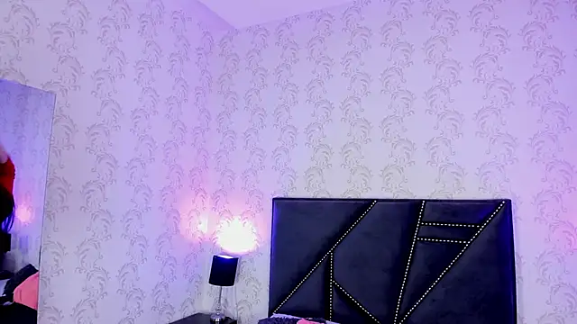 lizzy leee online show from 4, 3, 2025