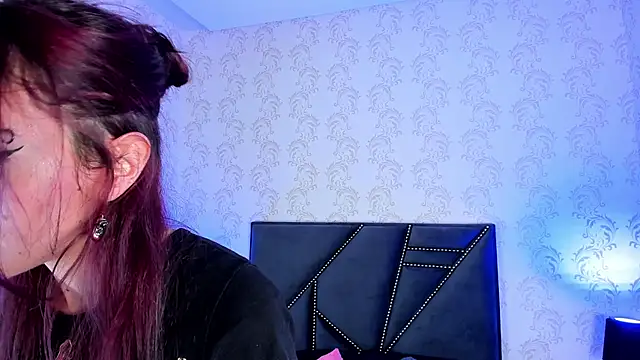 lizzy leee online show from 26, 2, 2025