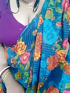 Snapshot of COME_BACK_CAM chatting on 28, 1, 2025 COME BACK CAM online show from 28, 1, 2025