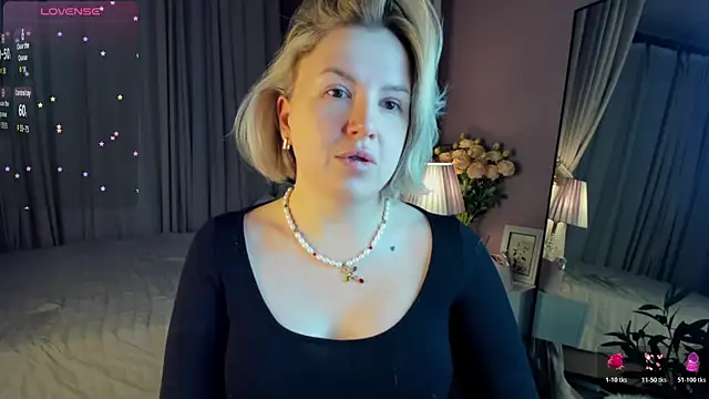 Nikki Kai online show from 23, 12, 2025