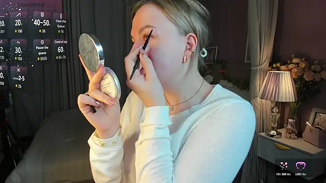 Nikki Kai online show from 17, 11, 2025