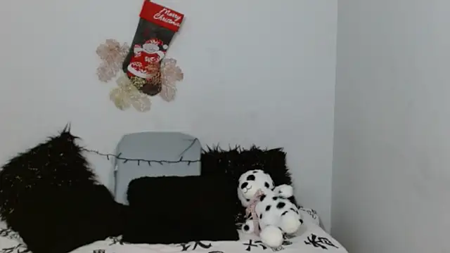 Lunasquirt1985 online show from 17, 12, 2025